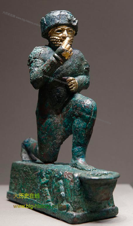 拉尔萨的崇拜者，国王汉谟拉比（Hammurabi）在神圣的树前祈祷