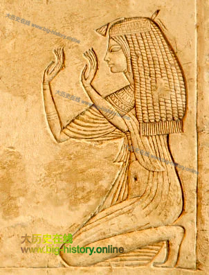 可能是第十八王朝的著名王后，娜芙蒂蒂
