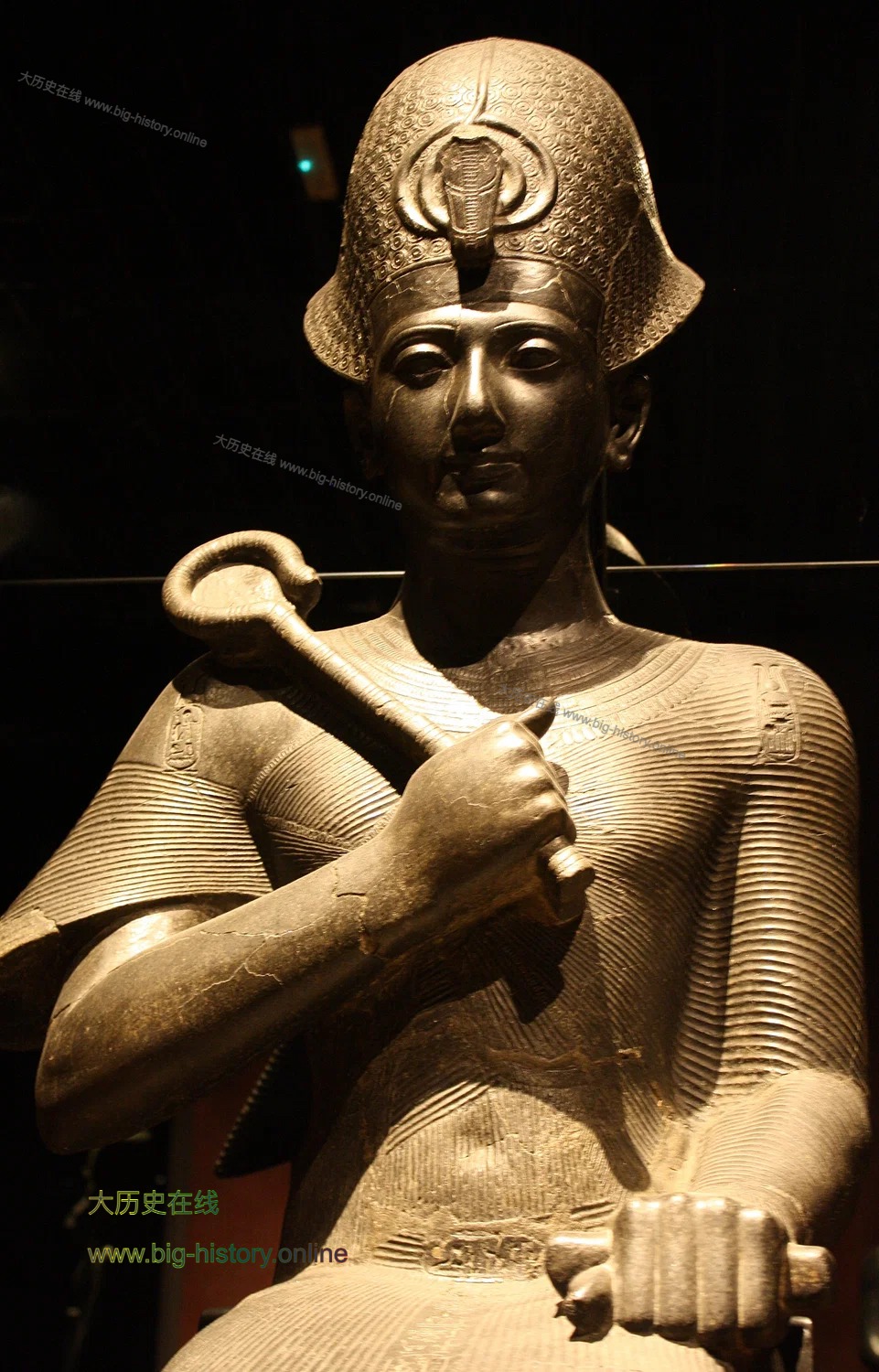 第十九王朝最著名的法老，拉美西斯二世的雕像