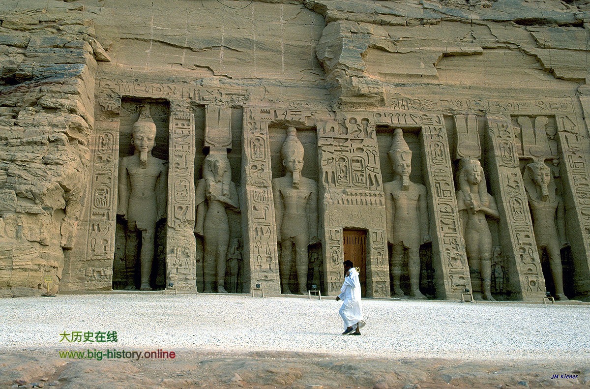 拉美西斯二世为王后纳菲尔塔莉（Nefertari）建造的神庙