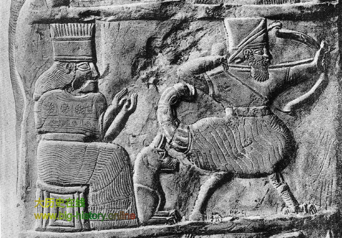 尼布甲尼撒一世“界石”的局部放大，描述了巴比伦王帮助马杜克神重新“归位”