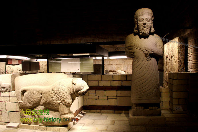 Mutallu 国王塑像