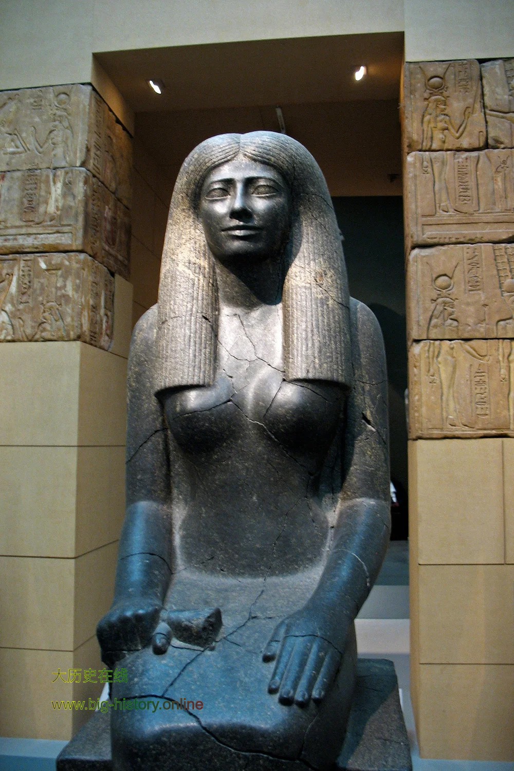 努比亚 Sennuwy 夫人雕像，她是努比亚行省的一位埃及总督之妻