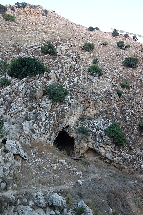 Qafzeh_Cave