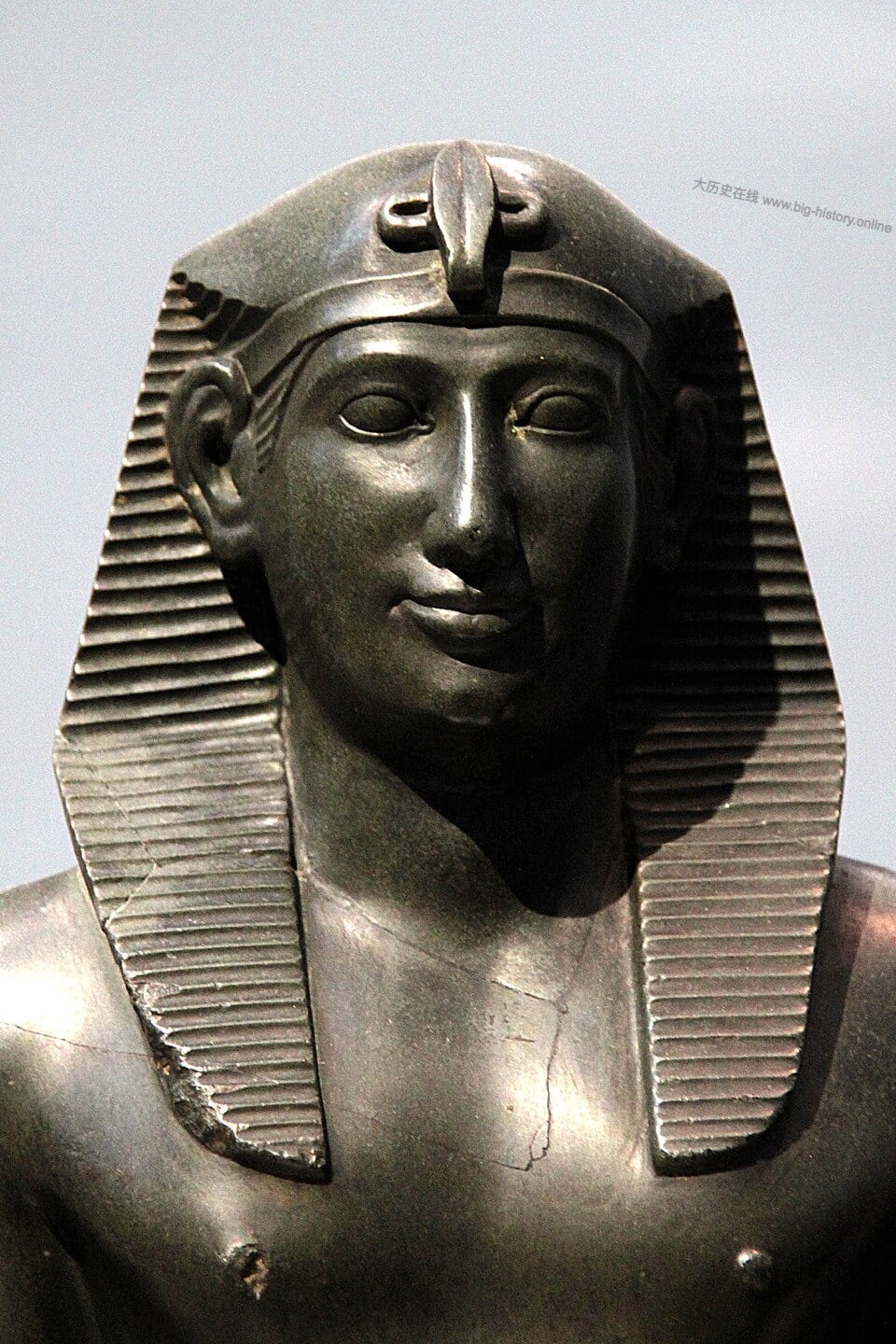 Statue_Psamtik_II_Louvre