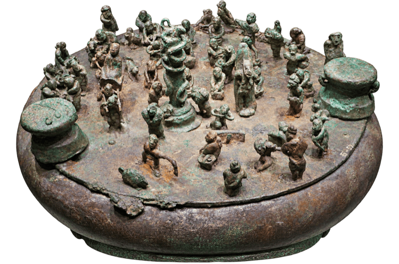 西汉杀人祭柱场面贮贝器
